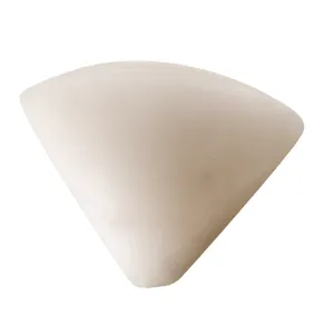 Candela cilindrica inclinata grande vista retro con difetti estetici