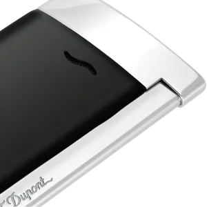 S.T. Dupont Slim 7 Lacca Nera con finiture cromate; accendino ultra-sottile 7 mm, 45 g, fiamma a torcia.