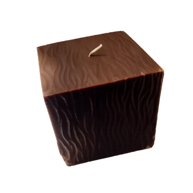 Candela cubo texturizzata Point à la Ligne con rotture ai lati e alla base