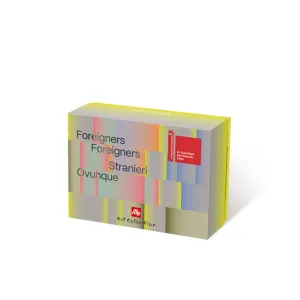 Set da 2 tazze da cappuccino illy – Edizione Biennale Arte 2024 con piattini abbinati.