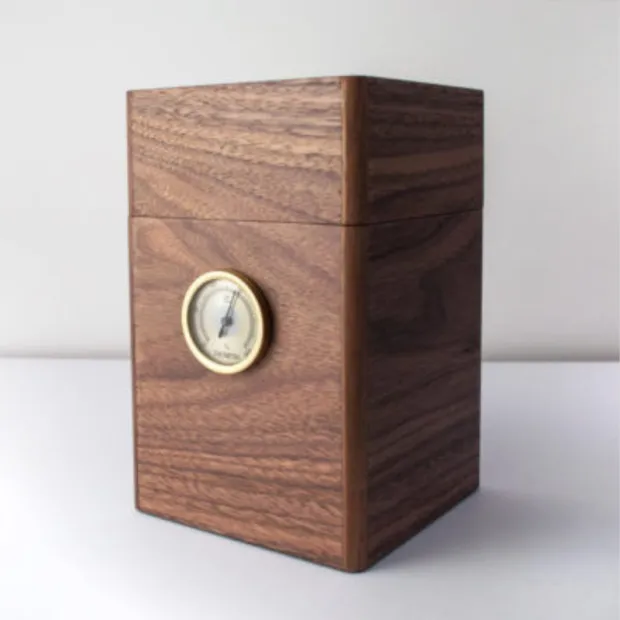 Humidor verticale in noce e mogano con igrometro