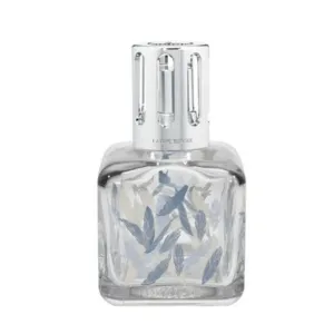Glacon Piuma: vetro con decoro applicato, coprifiamma cromato. Con Caresse de Coton 250 ml.